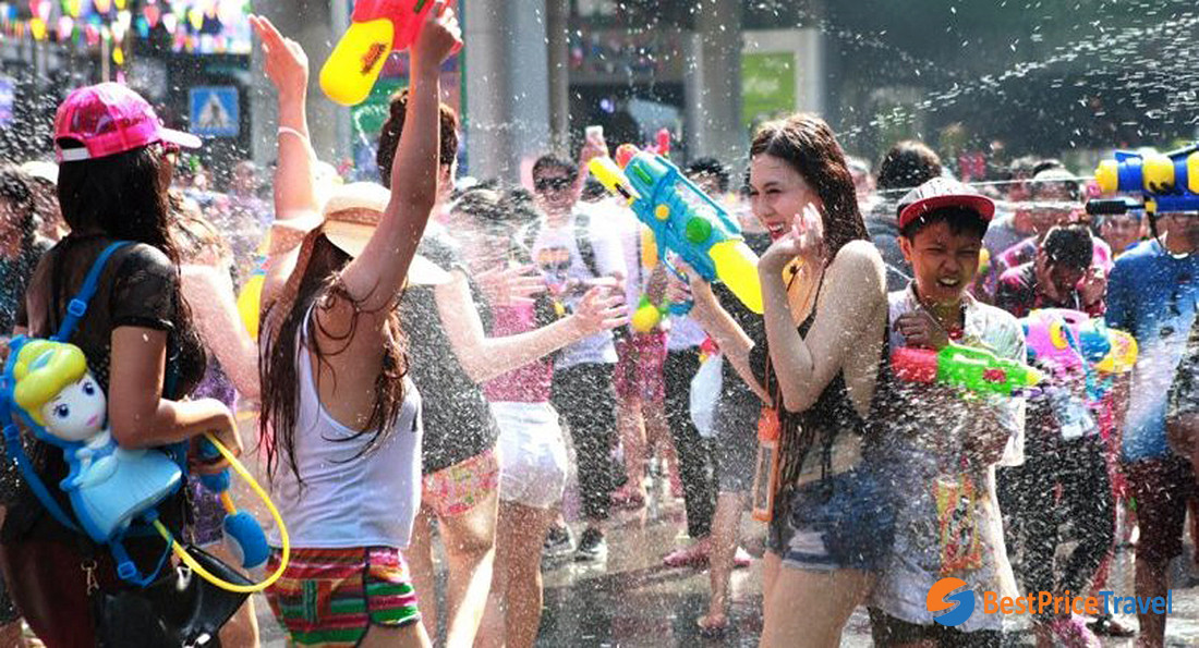 Water fighting in Songkran festival (Thailand)