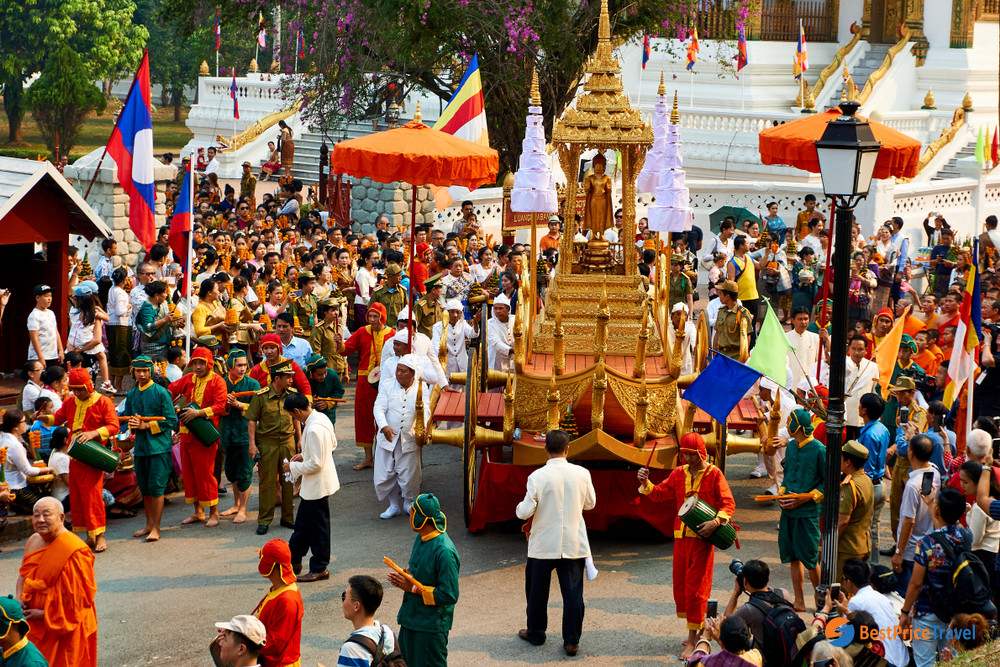 Laos Boun Pi Mai Festival - best time to visit laos