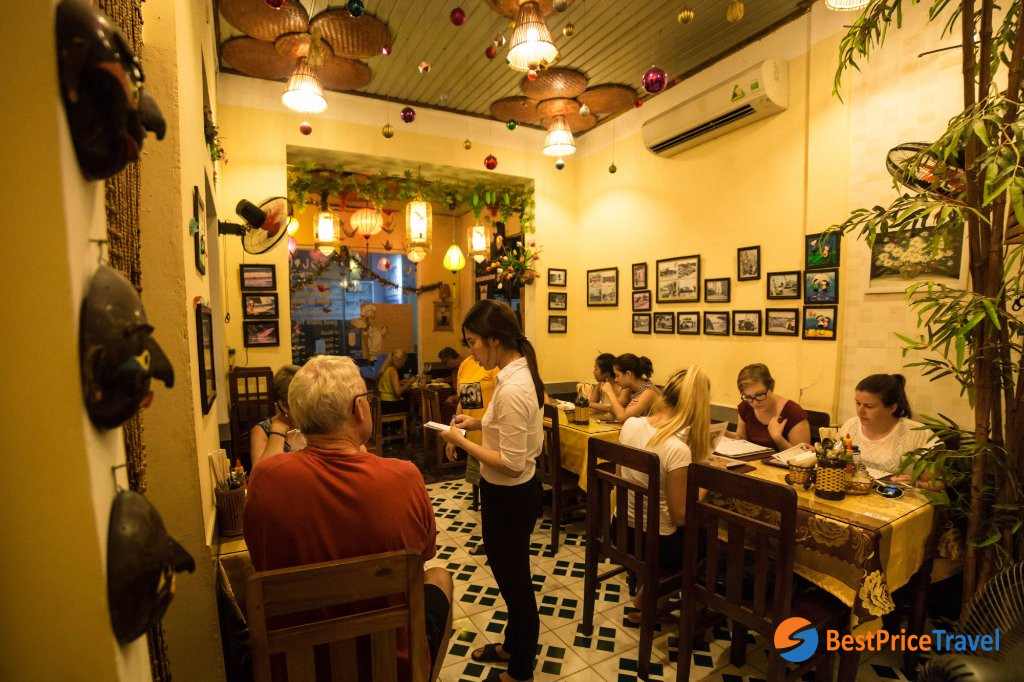Family Home Restaurant in Hue