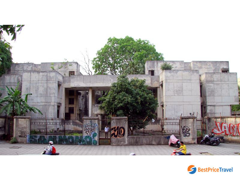 Kim Ma Street Creepy House