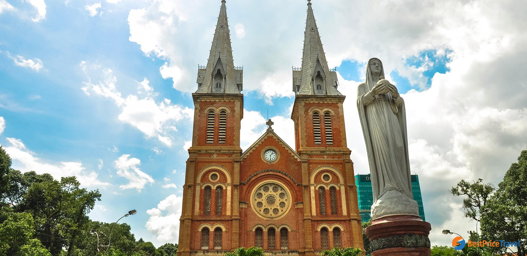 Notre Dame Cathedral is a symbol of Saigon - 8 days in southern vietnam
