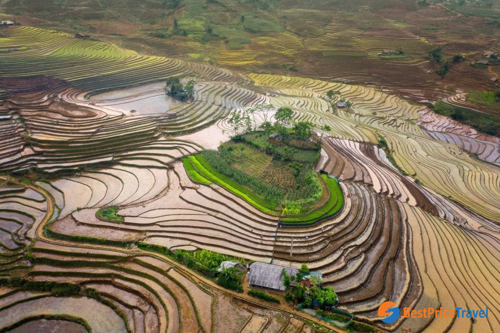 Beautiful curves of Sang Ma Sao in water season