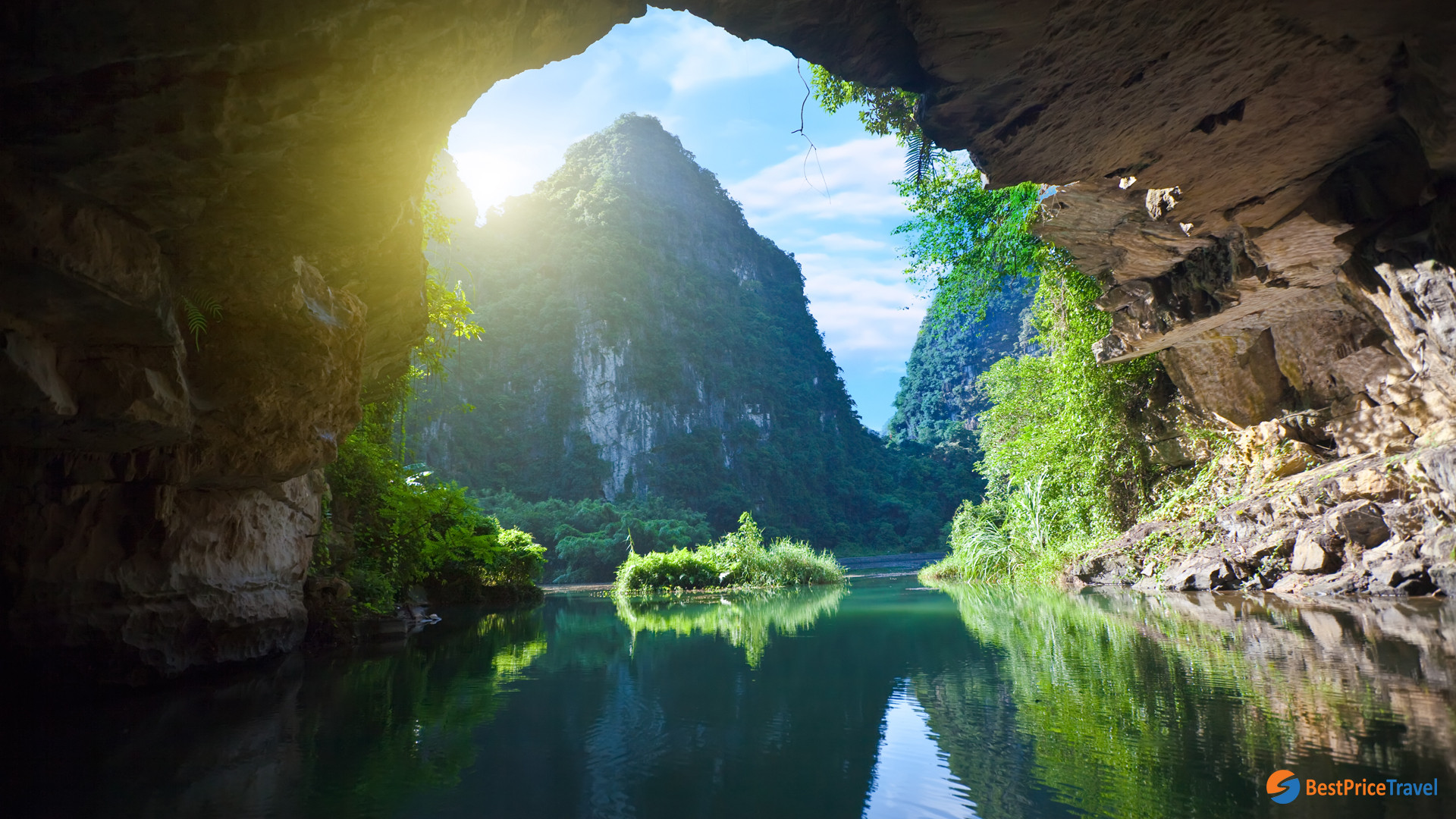 The harmonious landscape at Tam Coc, Ninh Binh - destination for most spectacular travel photos in Vietnam