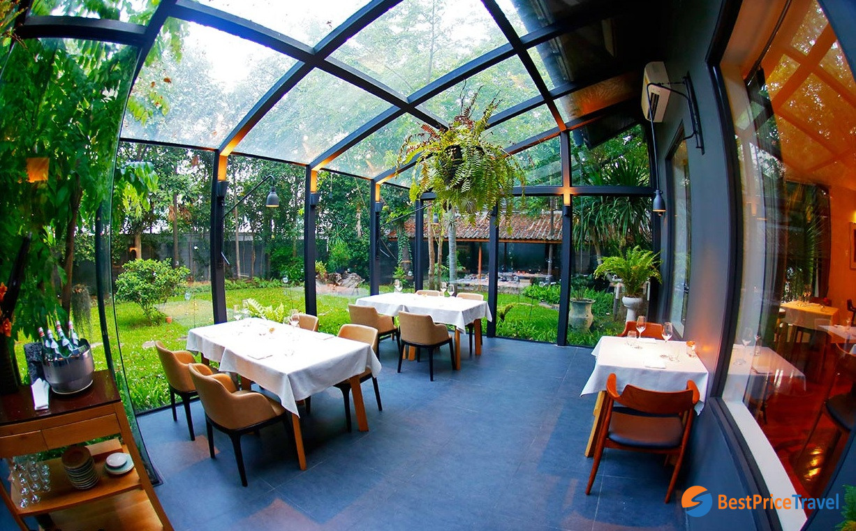 S&uuml;hring - Michelin stared restaurant at Bangkok, Thailand