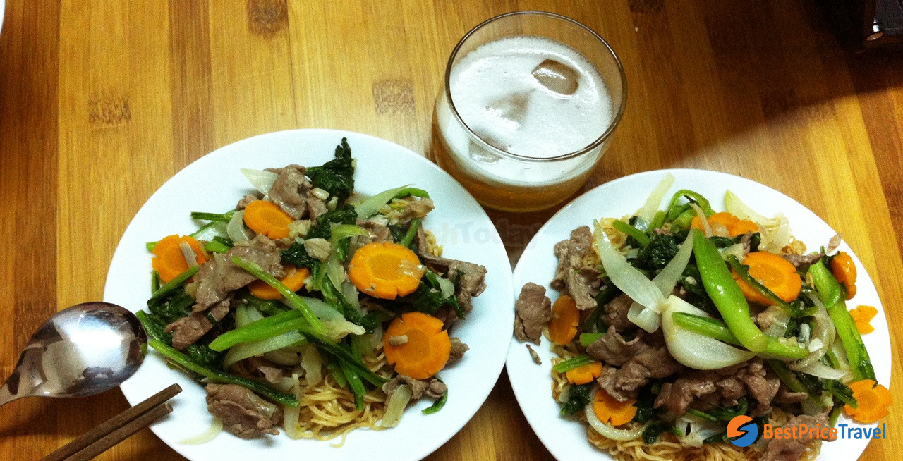 Stir Fried Noodles With Vegetables for breakfast in Sapa