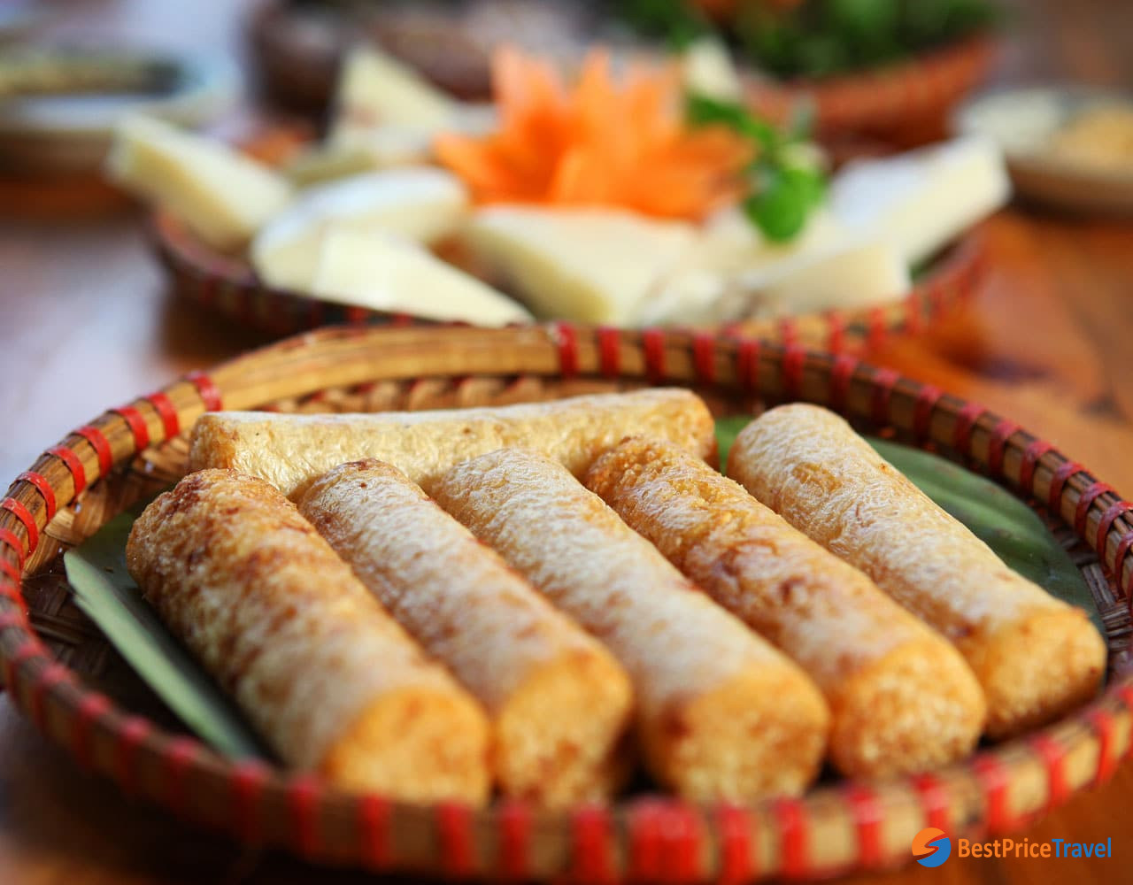 Bamboo Tube Rice for breakfast in Sapa