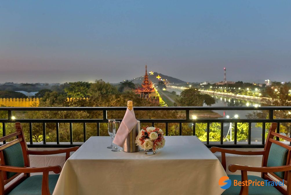 2. Hilton Mandalay