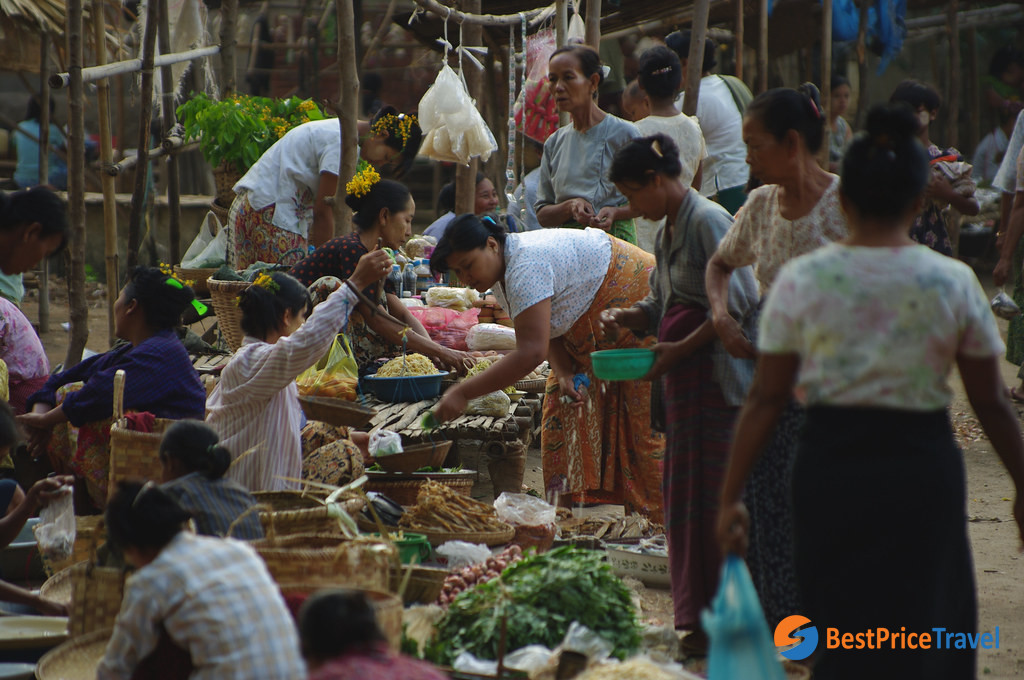 Myinkaba Village gives you an authentic experience in the countryside of Bagan