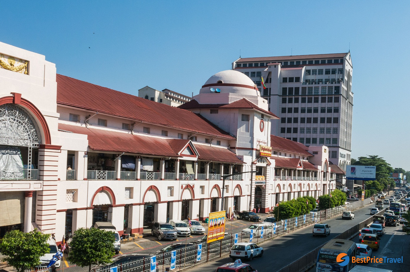 Bogyoke Aung San Market - Best thing to see Yangon in 1 day