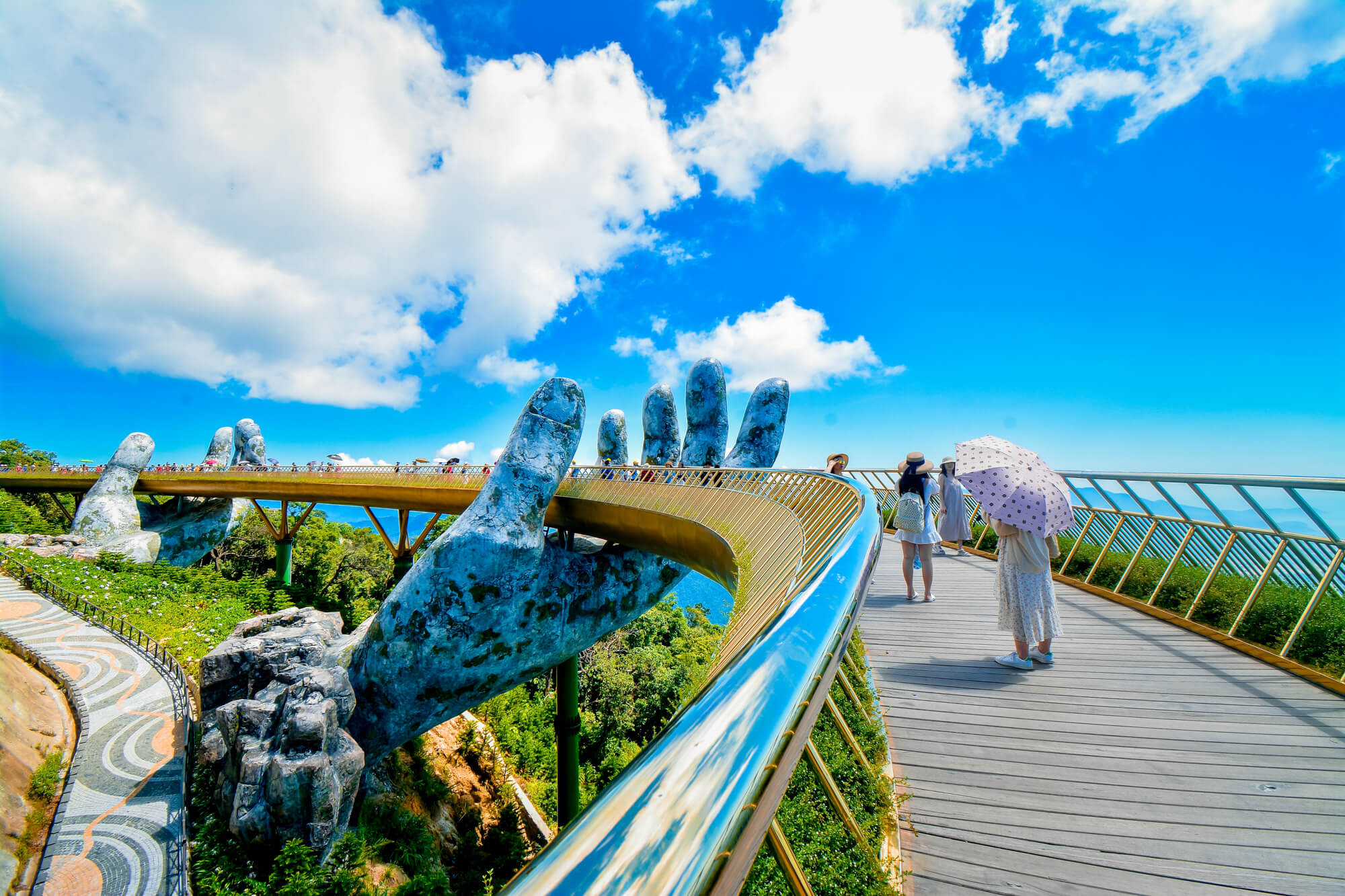 Ba Na Hills Golden Bridge