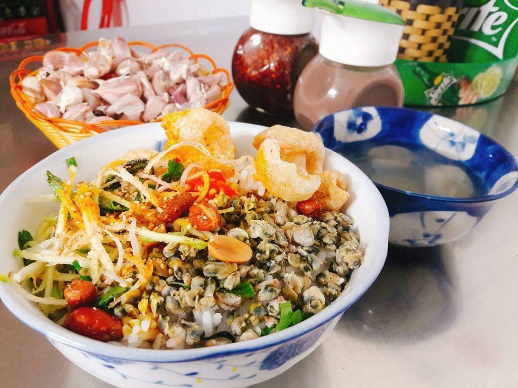 Com Hen is a popular dish in Hue