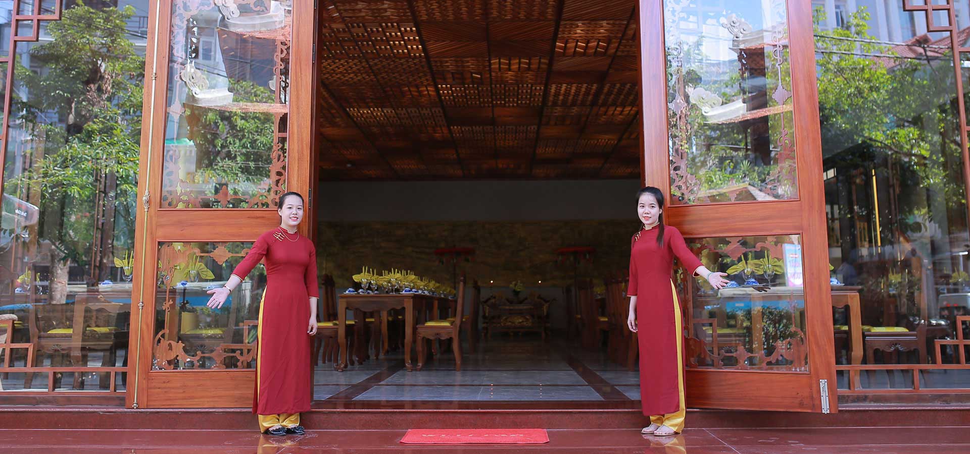 Hoang Phu restaurant - Hue royal meal 