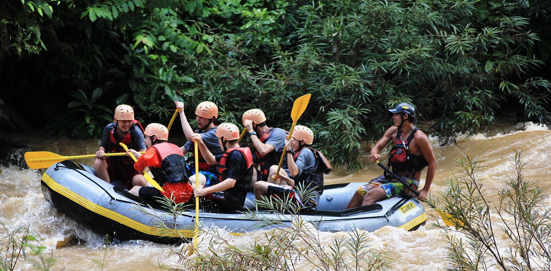 Rafting - Disadvantages of traveling to Thailand in the monsoon season 