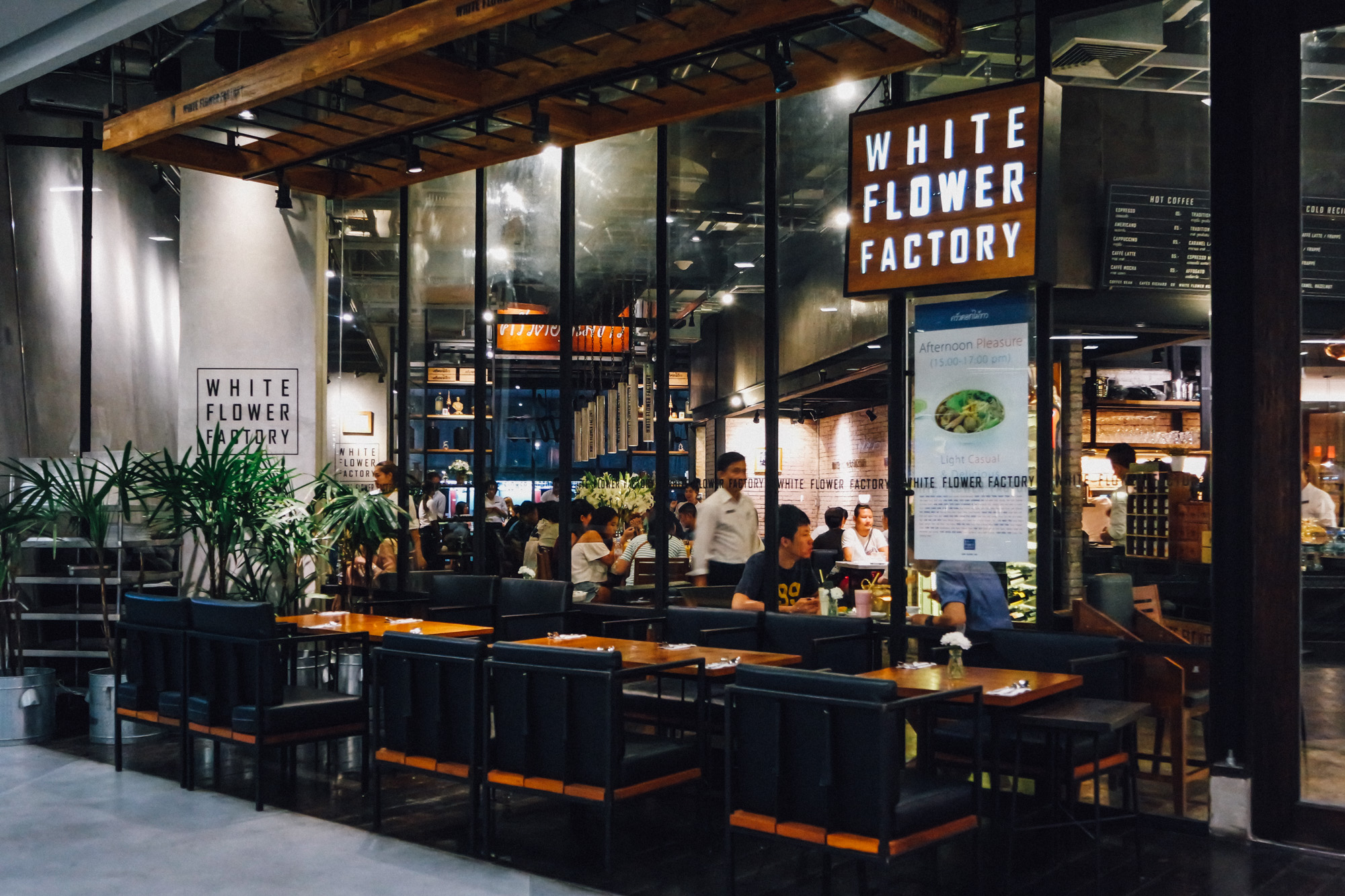 White Flower Restaurant Bangkok - Top 5 best hotels in Chiang Mai