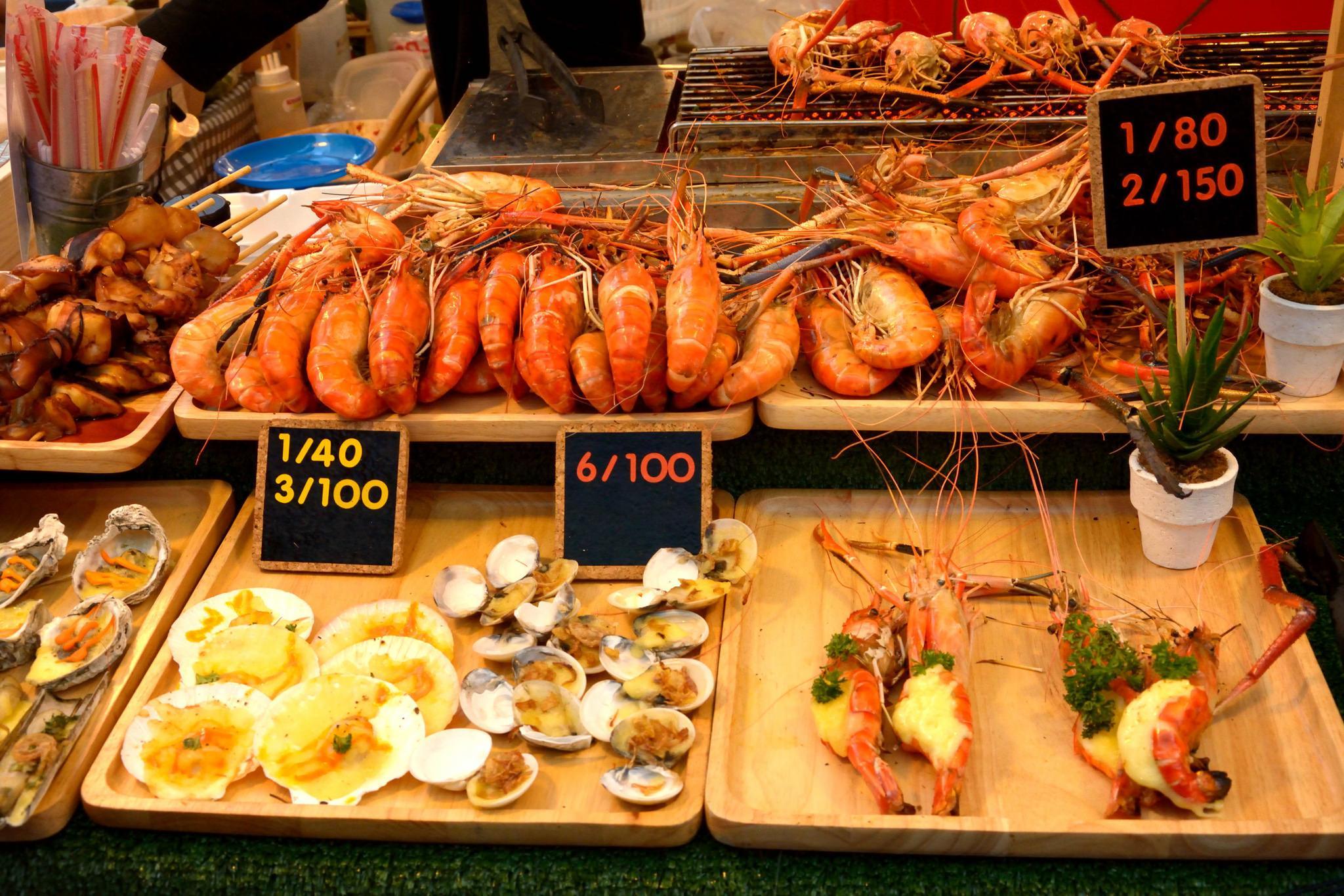 Lek Seafood Silom - Top 5 best hotels in Chiang Mai