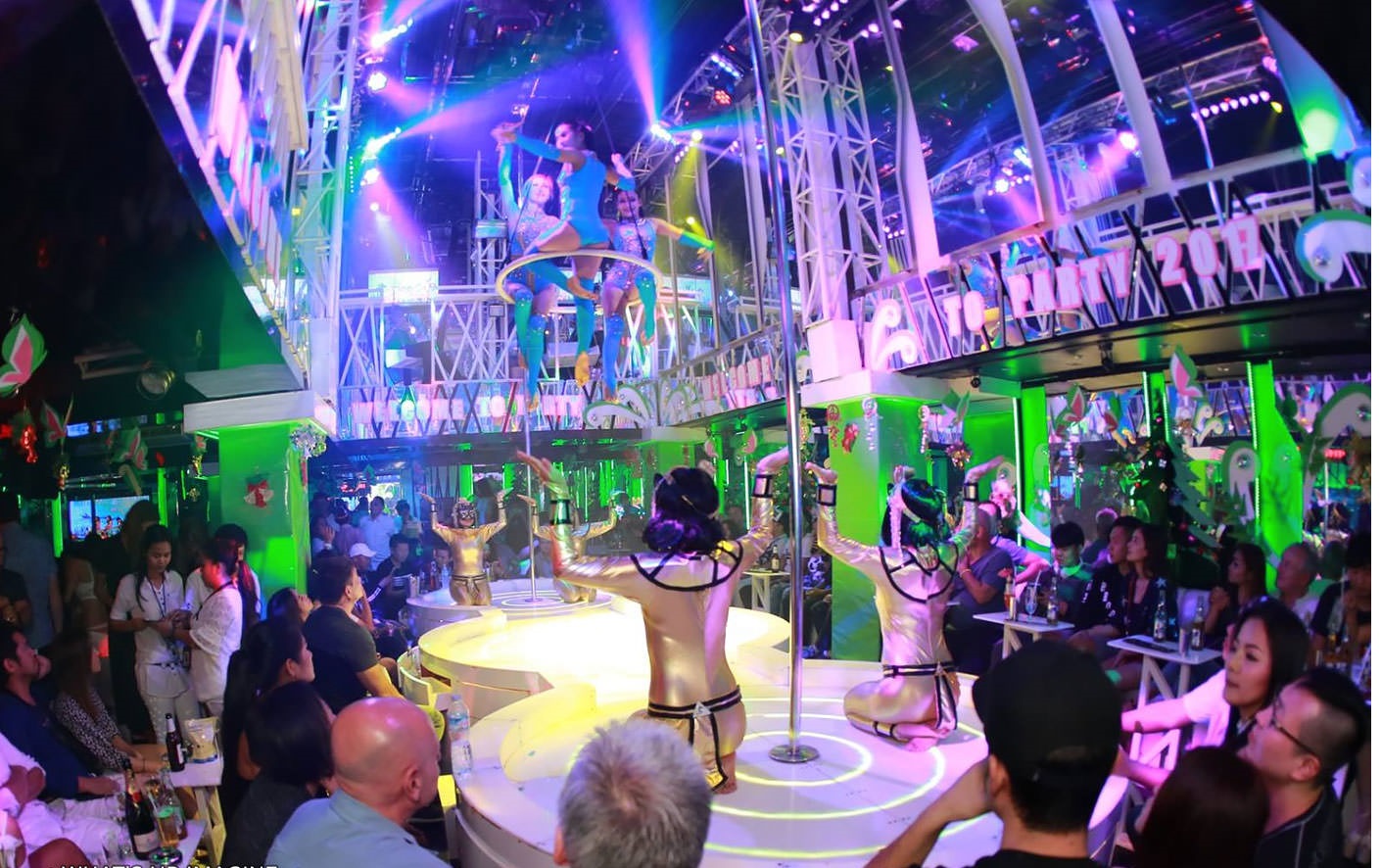 What Up A-Go-Go - Check out the top 5 bars in Pattaya