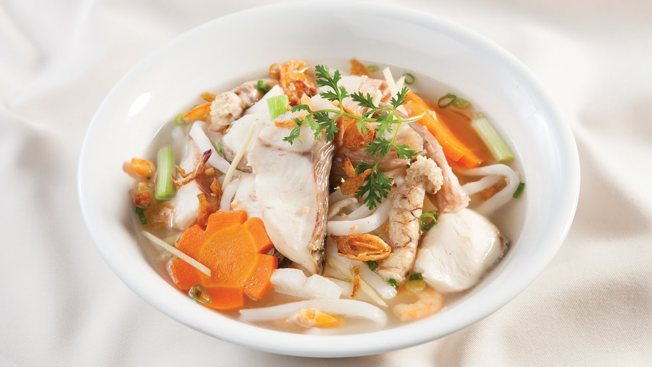 Banh canh ca loc - A must-try dish for visitors in Vietnam