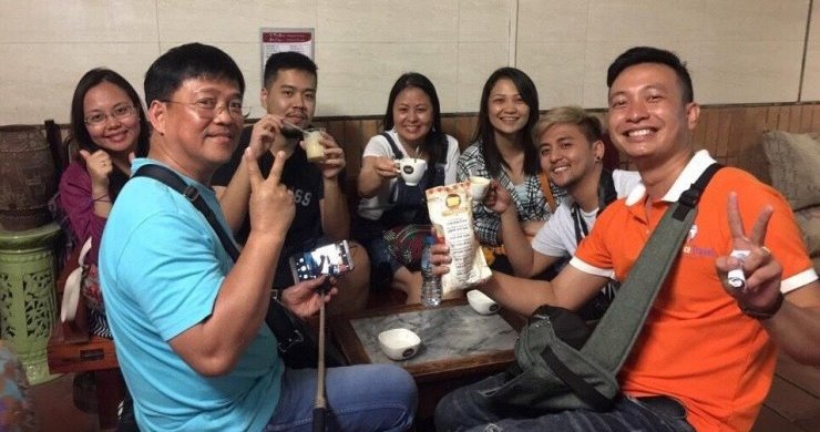 Happy client when Taste Vietnamese Local Food