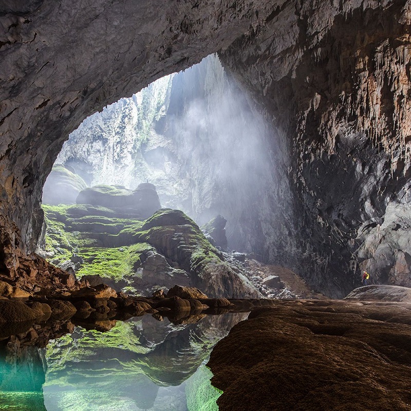 Explore Son Doong Cave Vietnam, the world&rsquo;s largest cave