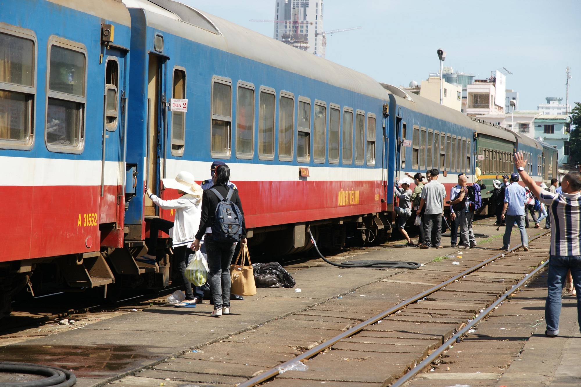 Hanoi to Ninh Binh train