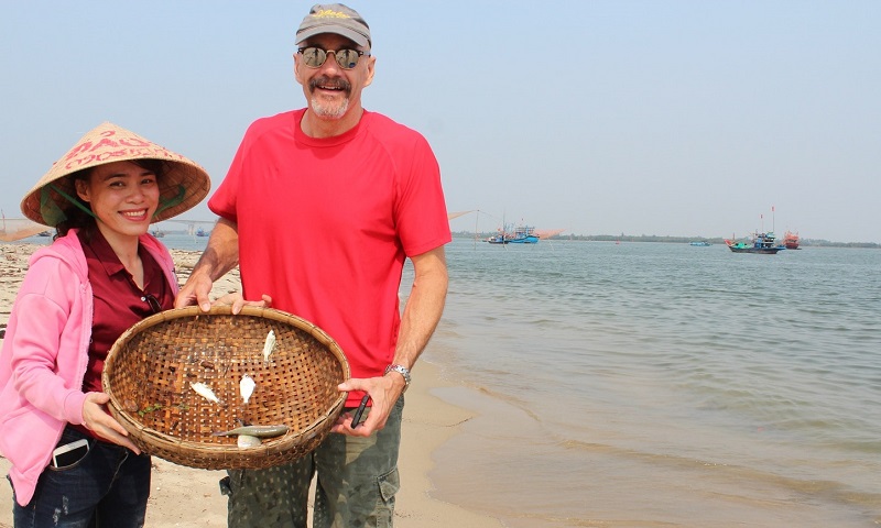 fishing in hoian