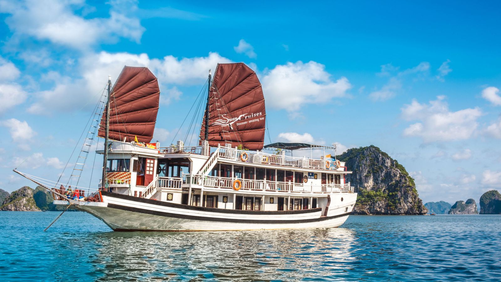 Halong Bay Cruise from Cat Ba