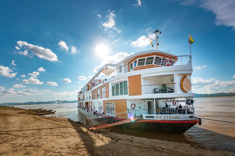Explore Myanmar by river cruise