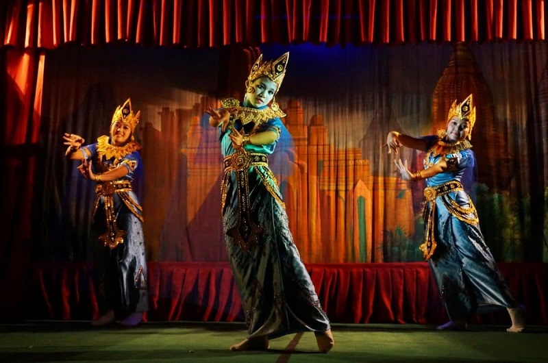 Mintha Theater Show Mintha Theater Show