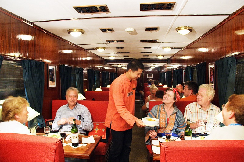 Sapa halong Bay train Victoria express train 