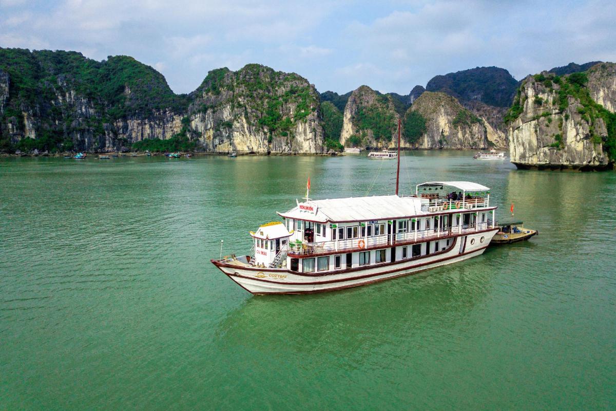 Halong Bay to Cat Ba Cruise