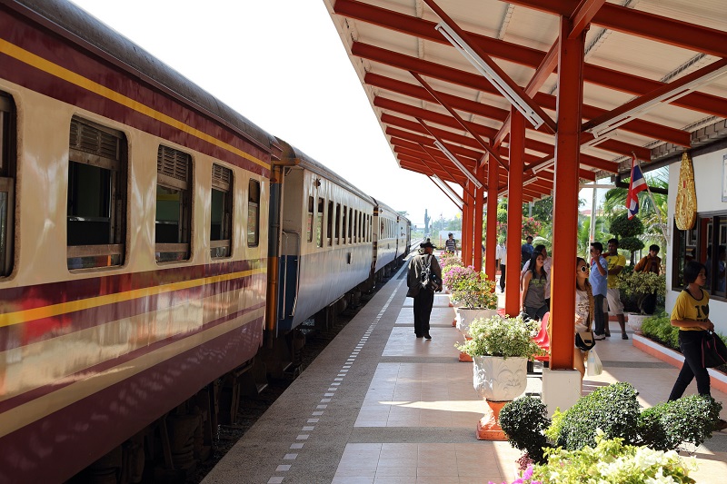 Phuket to Pattaya bus TRAIN STATION