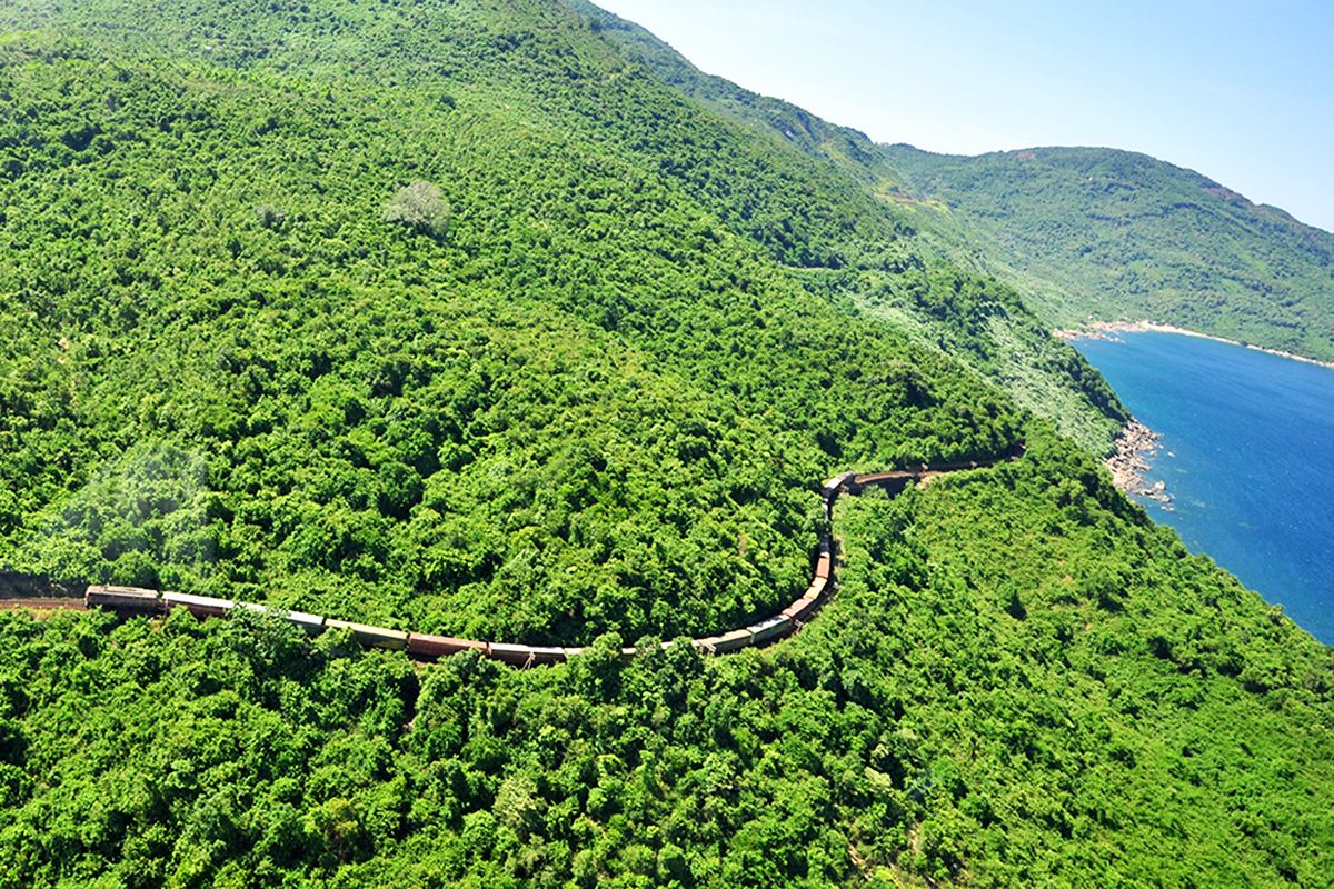 train from Hue to Da Nang