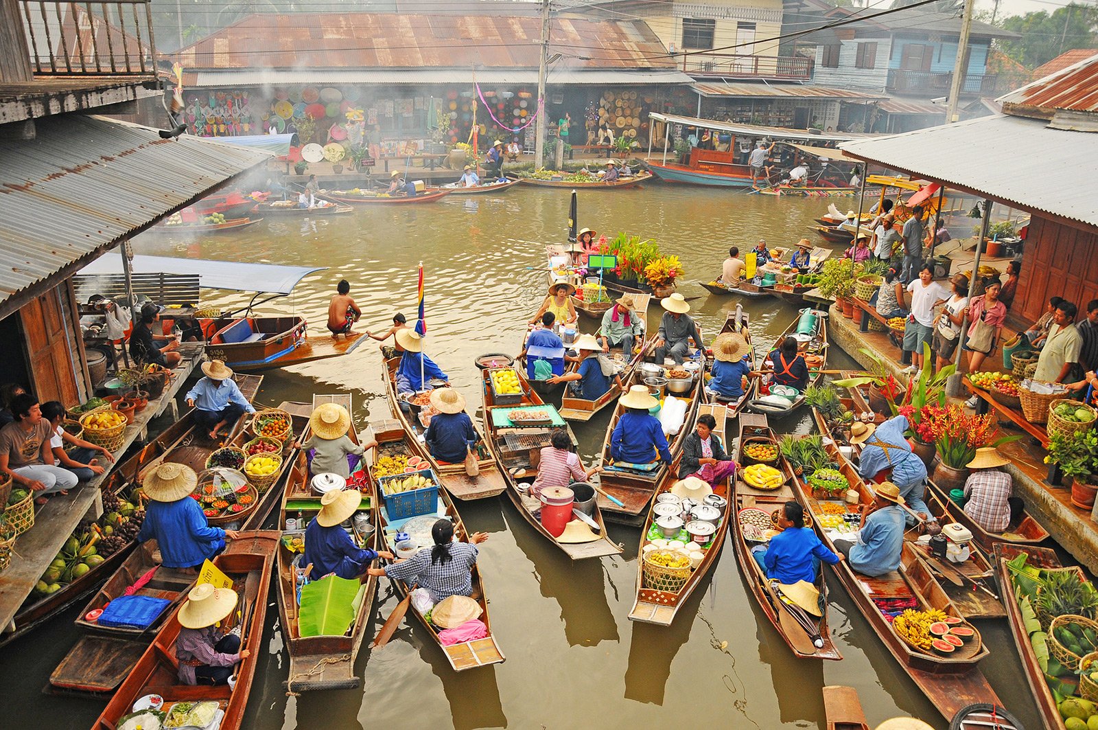 Damnoen Saduak floating market