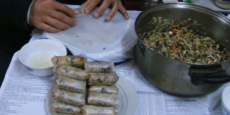 Delicious vegetarian Vietnamese spring rolls and things you need to know