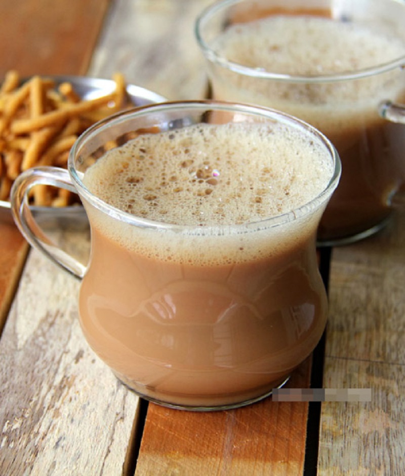 Tra Va (Hue Fig Tea) ginger fig tea with milk