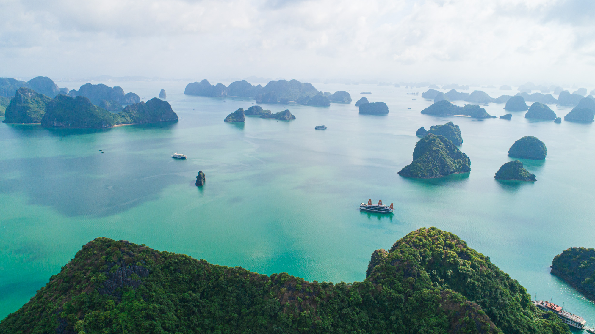 Kayak in Ba Trai Dao Islet Lan Ha Bay