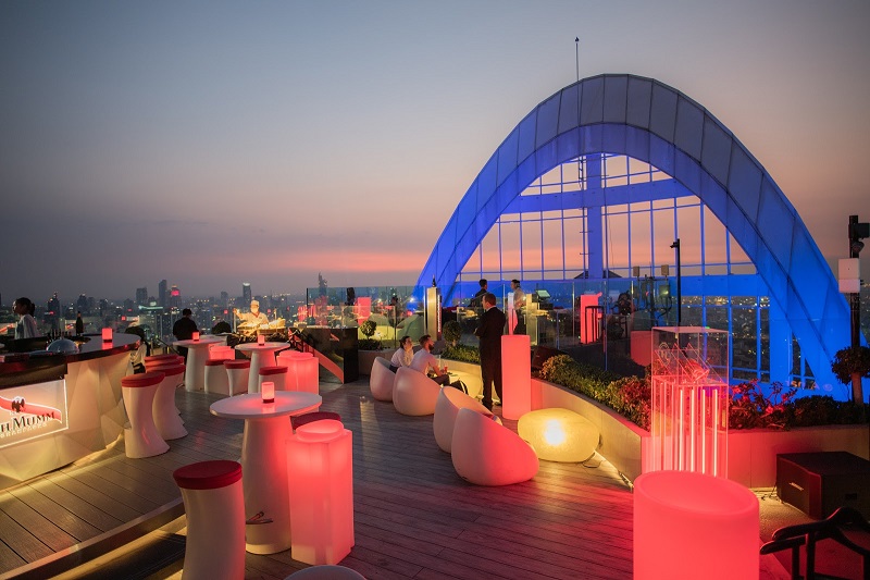 CRU Champagne Bar in Bangkok 
