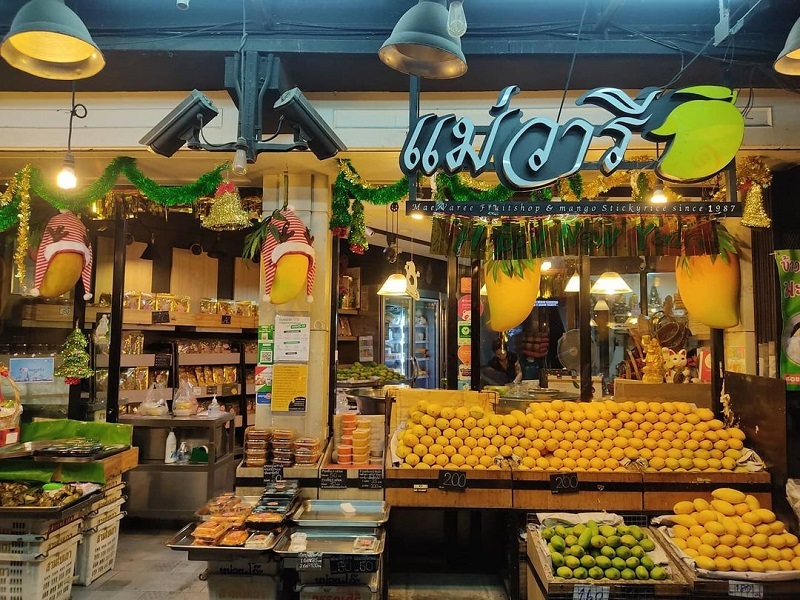 "mango sticky rice" in Bangkok