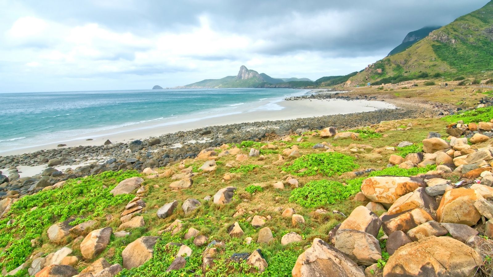 Con Dao beautiful beach