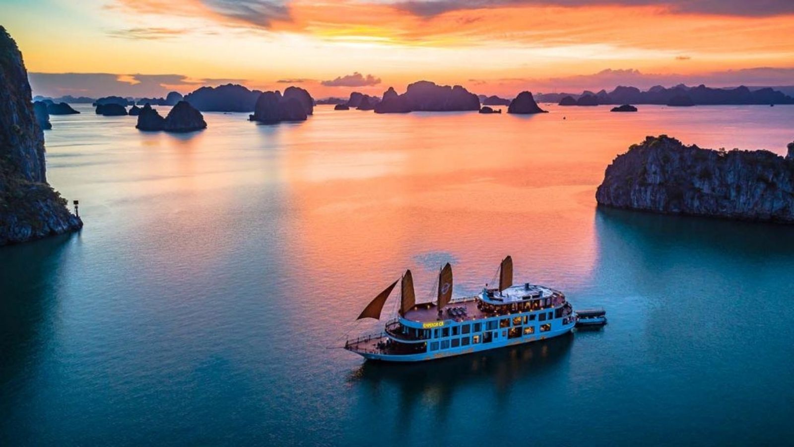 Bai Tu Long Bay - The most beautiful Bay in north Vietnam  