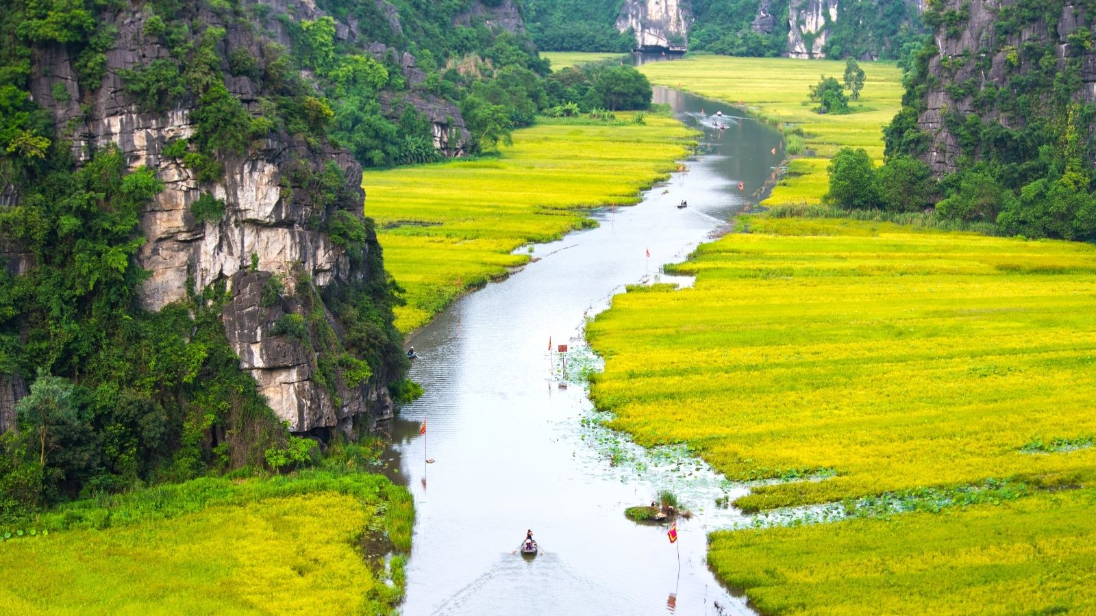 Tam Coc, Ninh Binh - a beautiful attraction in north Vietnam