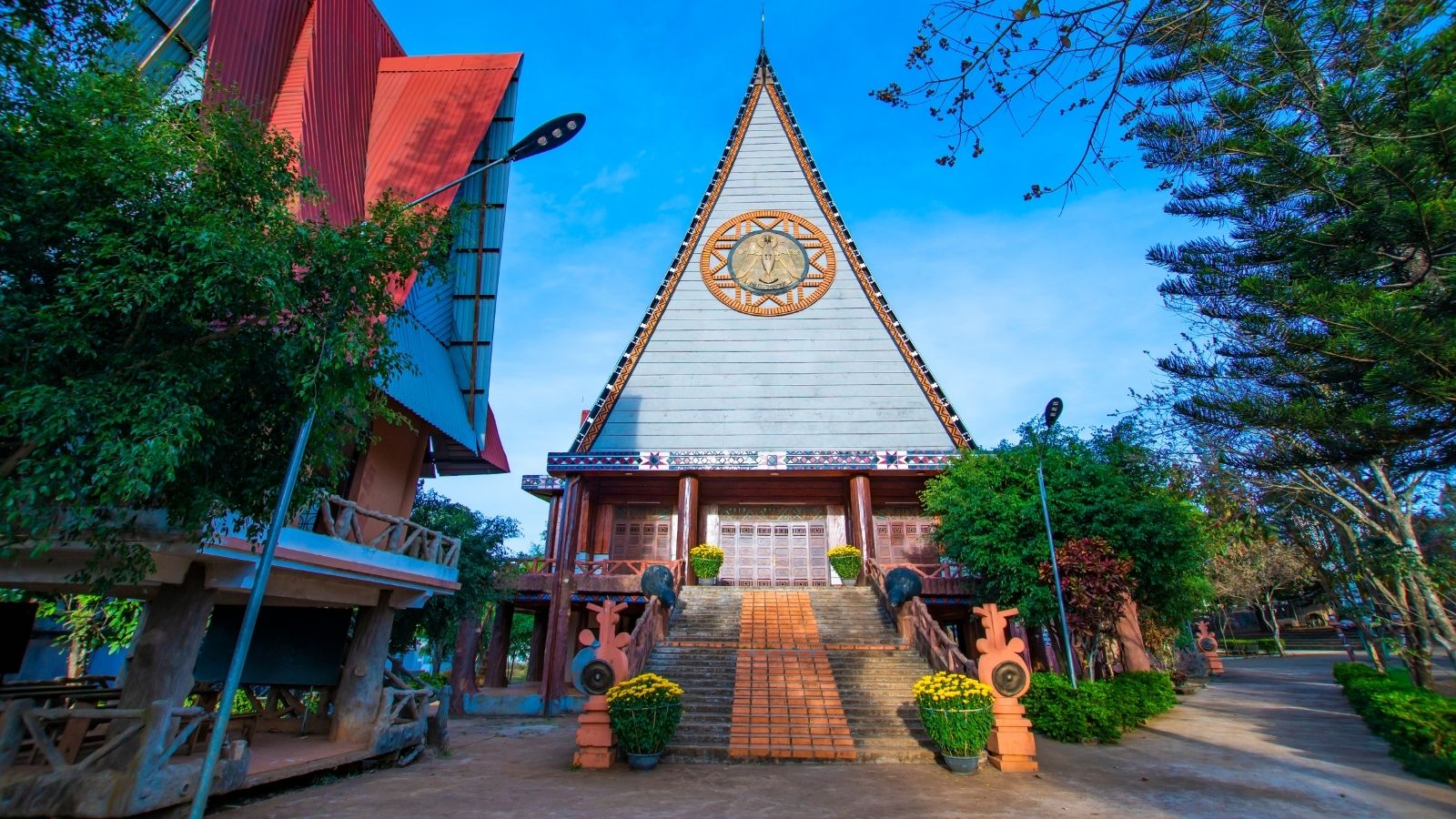 Plei chuet montagnard church