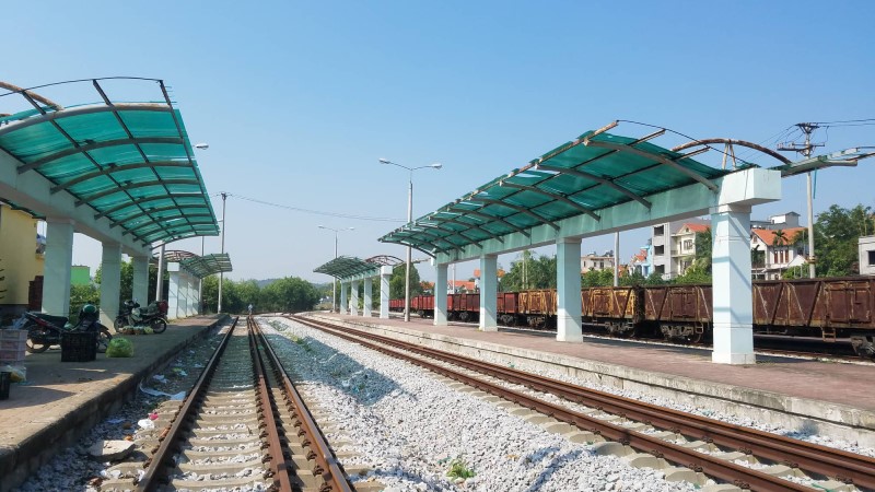 Yen Vien station - the departure&nbsp;of Hanoi to Halong train