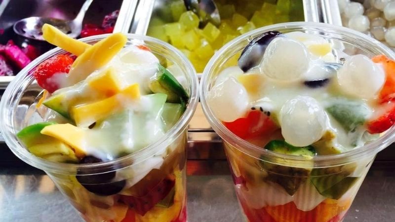 Fruit mix is a creative desert