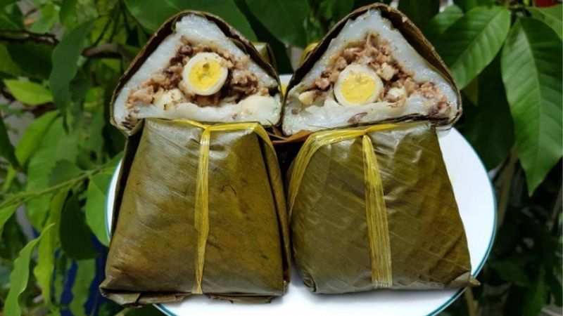  breakfast in Hanoi banh gio