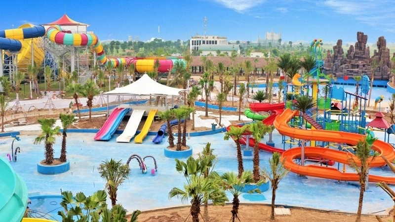 Ho Tay Waterpark for wonderful Hanoi Summer