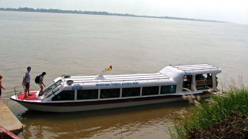 Speedboat from Saigon to Phnom Penh