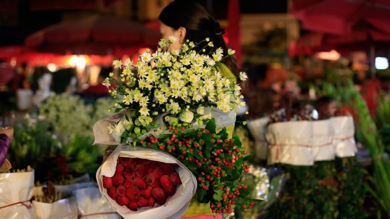 Quang Ba Flower Market