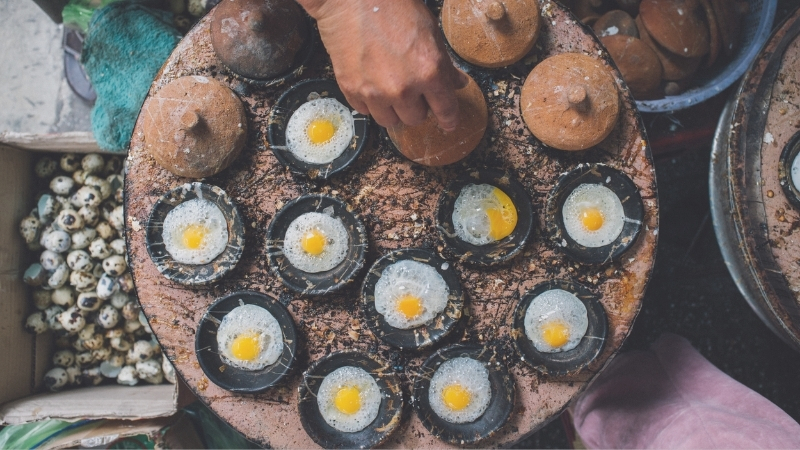 Taste Hue street food at night