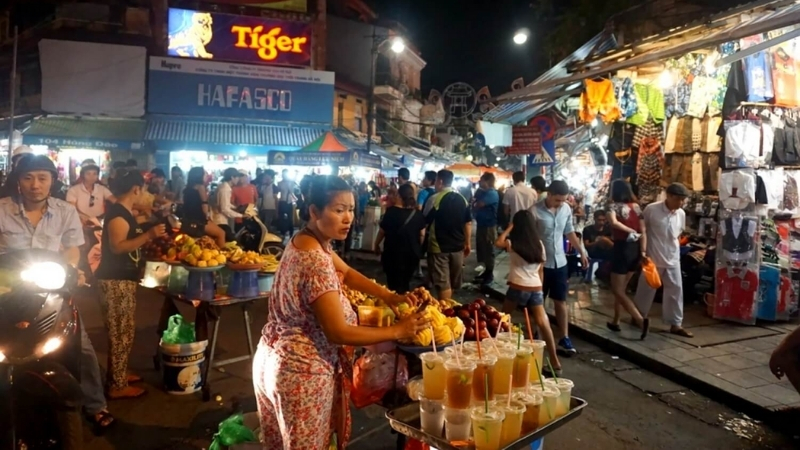 Hanoi night market